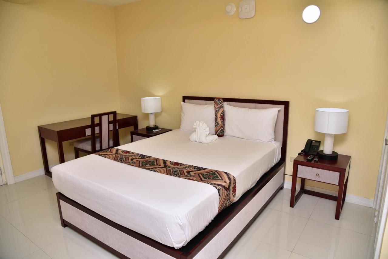 Hotel Grand A View Teluk Montego Bagian luar foto