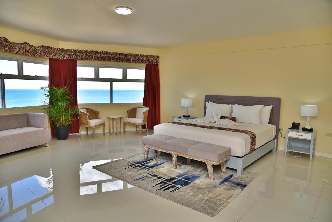 Hotel Grand A View Teluk Montego Bagian luar foto