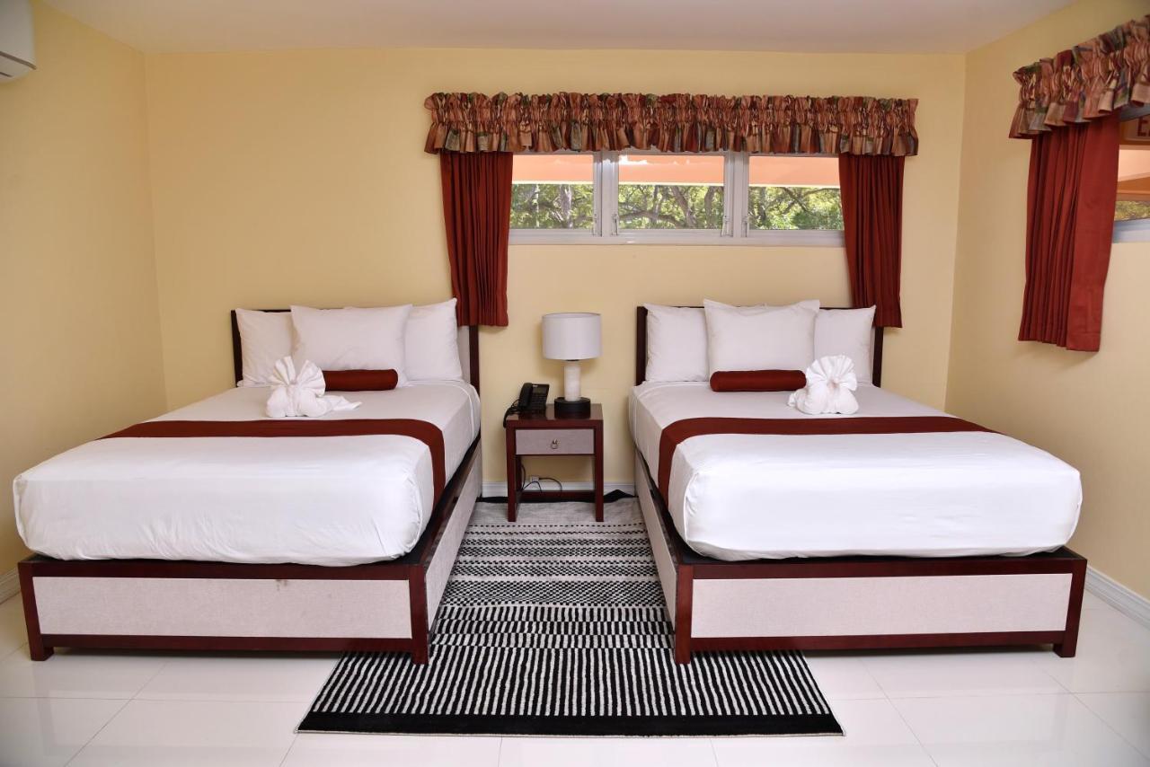 Hotel Grand A View Teluk Montego Bagian luar foto