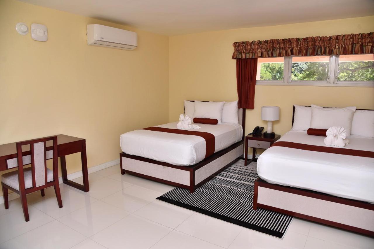 Hotel Grand A View Teluk Montego Bagian luar foto