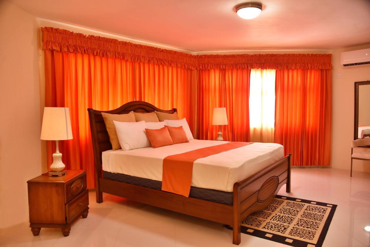 Hotel Grand A View Teluk Montego Bagian luar foto